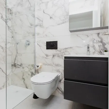 Campus {30 Wonderful Smart Suites} In The Area